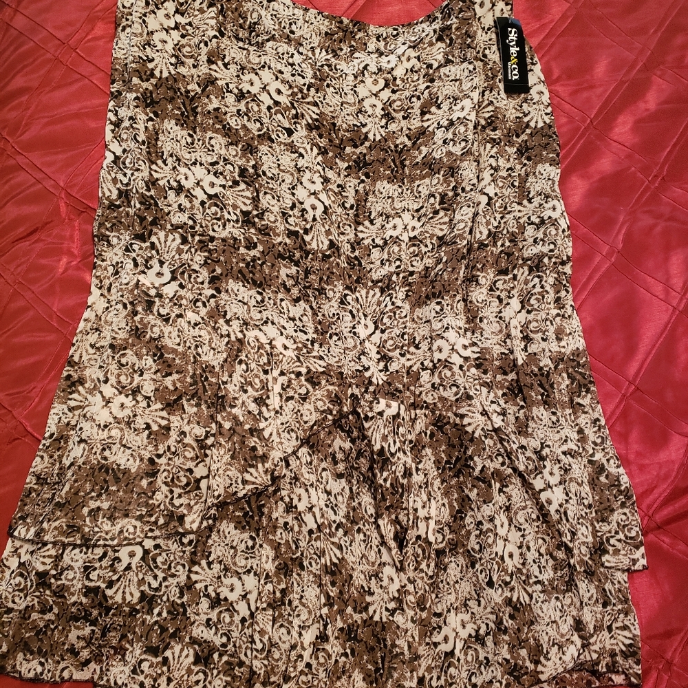 Skirt - Picture 2 of 3